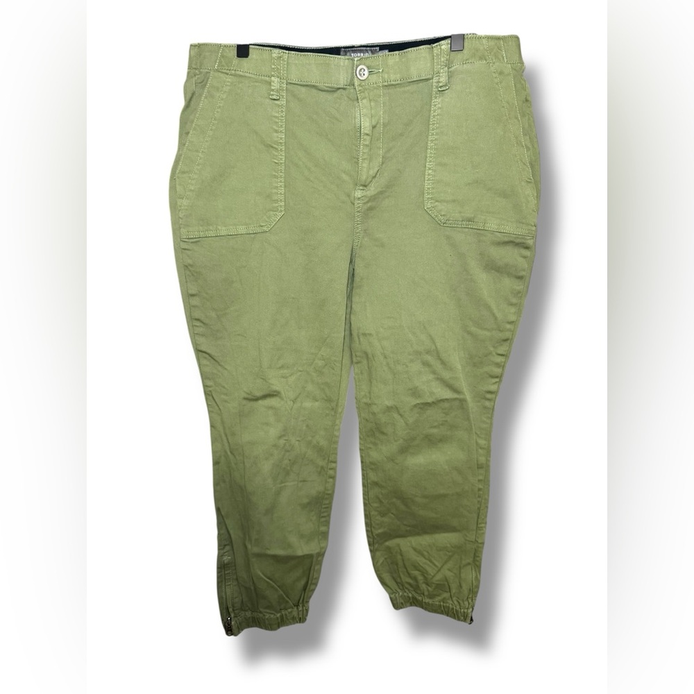 Torrid Stretch Green Twill Cropped Cargo Joggers Sz 18R EUC